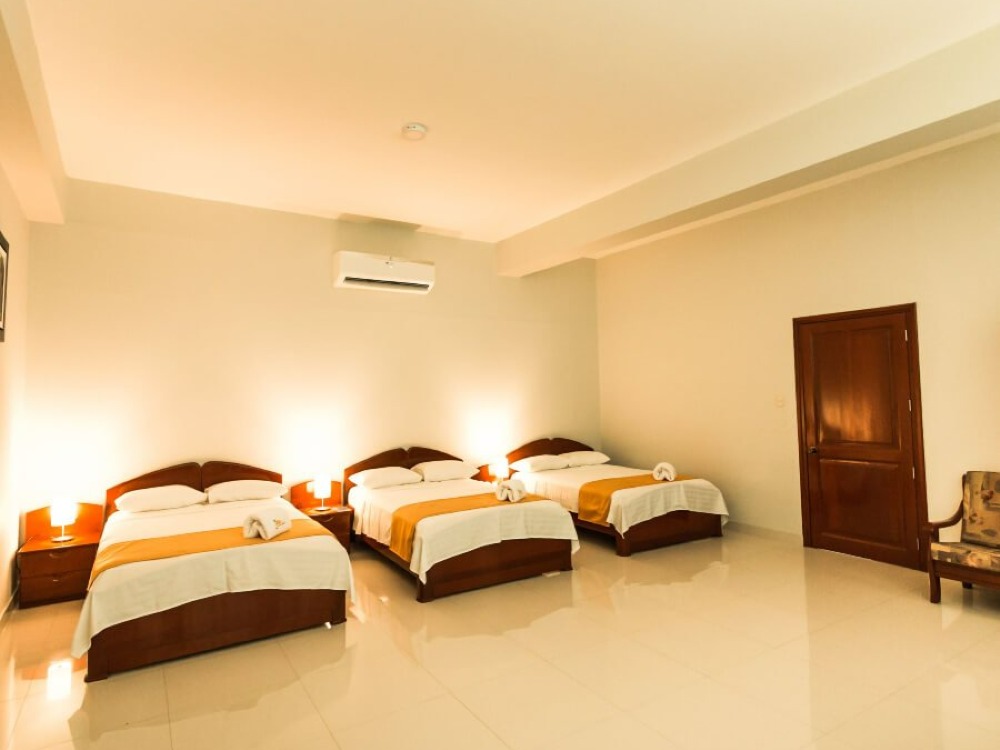 HOTEL CUMBAZA 